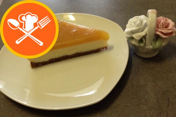 Cheesecake με σάλτσα ροδάκινου